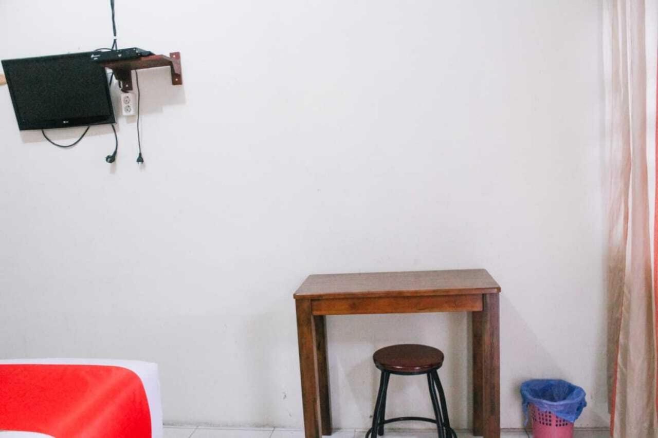 Oyo Flagship 2799 Berastagi Backpacker Rooms Exterior foto